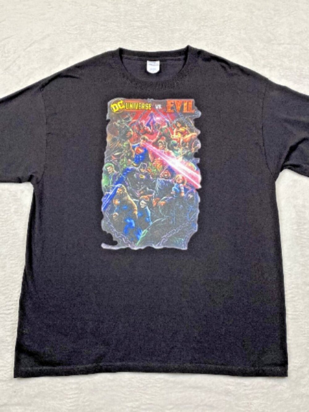 DC Universe Vs Evil - Black Shirt With Graphic In The Front  - Size XL NEW